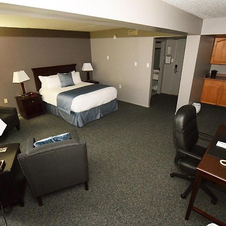Lakeland Inn Hotel Cold Lake ภายนอก รูปภาพ