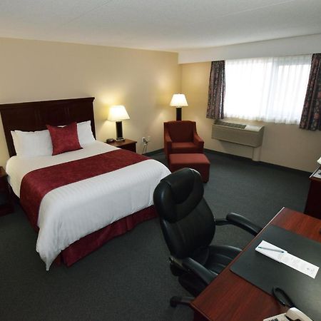 Lakeland Inn Hotel Cold Lake ภายนอก รูปภาพ