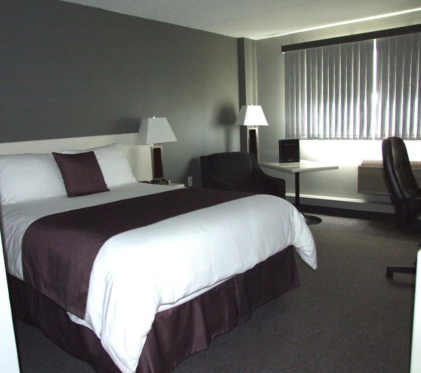 Lakeland Inn Hotel Cold Lake ภายนอก รูปภาพ