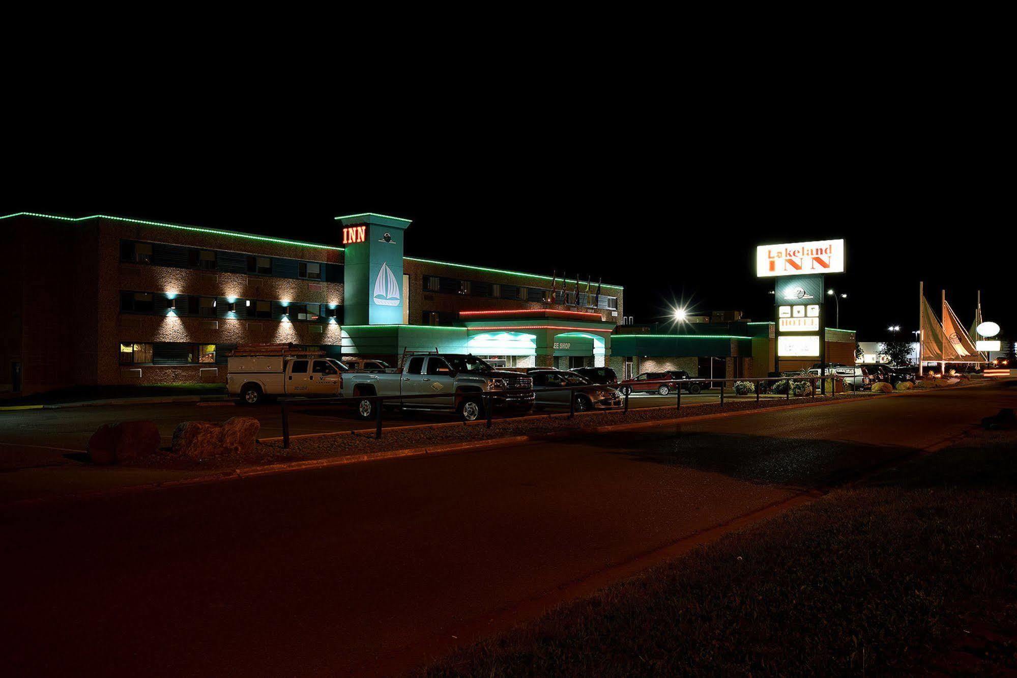 Lakeland Inn Hotel Cold Lake ภายนอก รูปภาพ